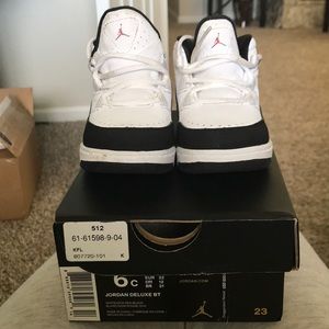 Toddler Jordan Deluxe BT sneaker size 6C